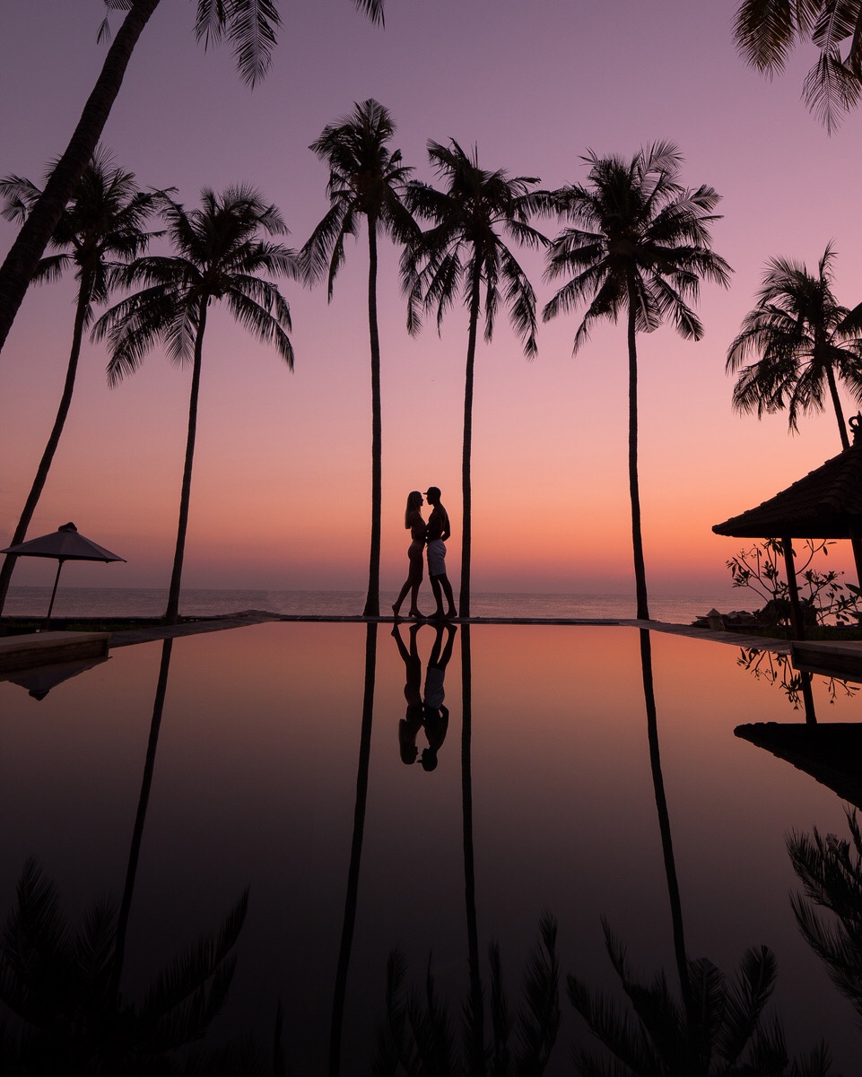 Digital Travel Couple